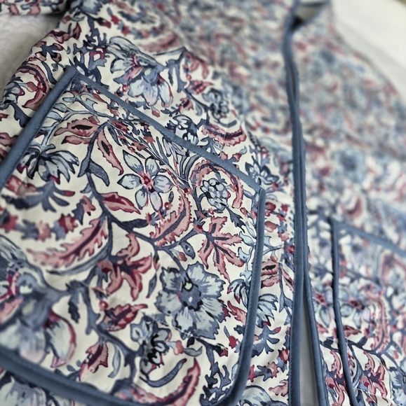 7 For All Mankind Quilted Floral Paisley Jacket White Blue Trim - Picture 6 of 16